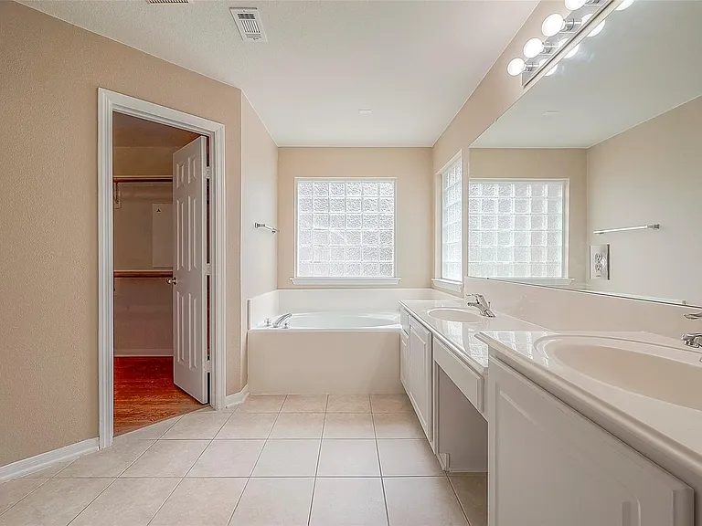 134 E Foxbriar Forest Cir — Photo 39