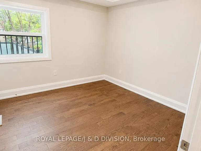 2579 Yonge St #202 — Photo 21