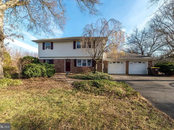 25 William Rd, Kintnersville, PA 18930