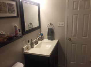 490 Versailles Dr, Florissant, MO 63031