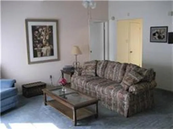 455 Capehill Dr, Webster, TX 77598