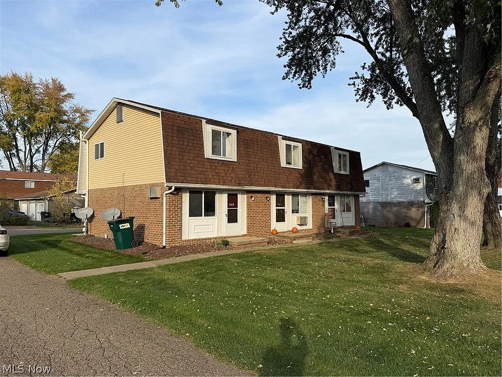 2 bed, 832 sqft, $1,000 — Photo 2