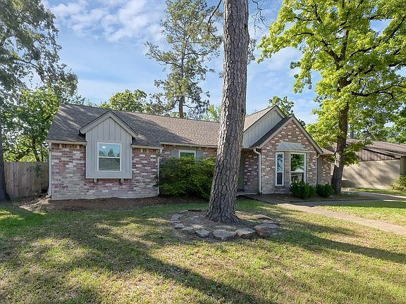 3rd image of 1218 Glouchester Ln