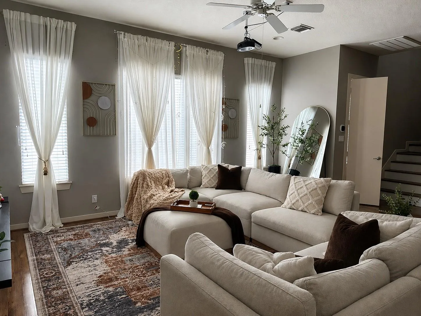 3 bed, 2.5 bath, 2107 sqft, $2,550 — Photo 1