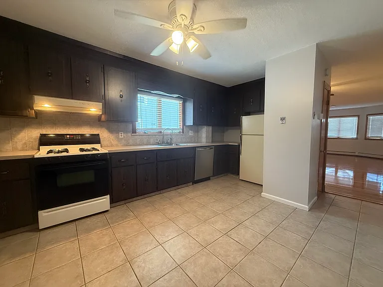 17 Poole St #1 — Photo 9
