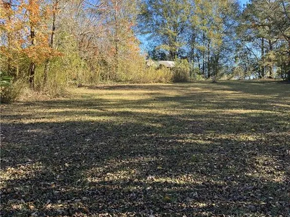 82060 Green Hills Dr, Covington, LA 70435