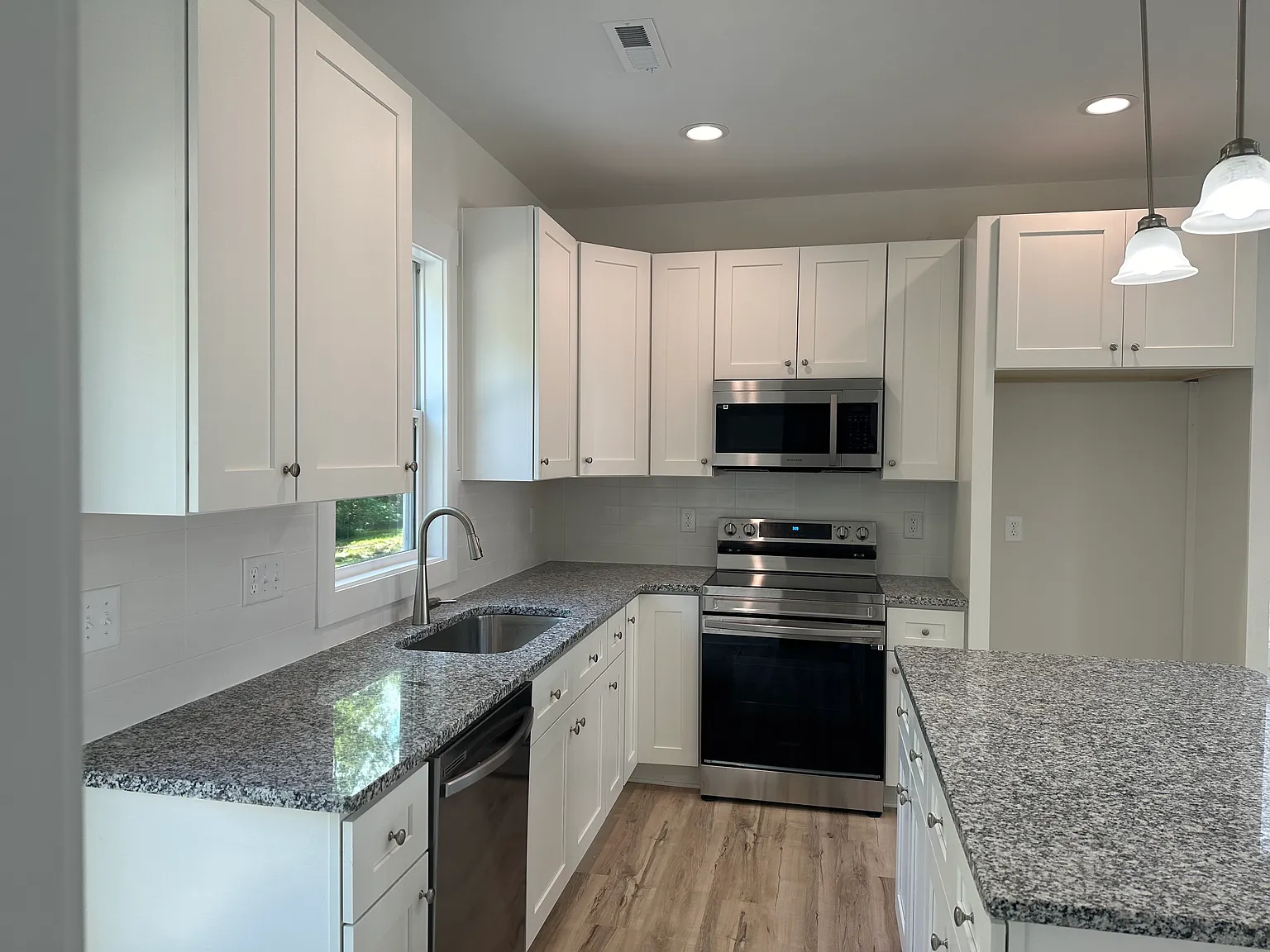 204 Mill St — Photo 3