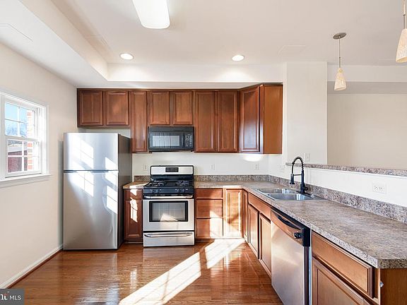 3rd image of 1222 McCoy Way