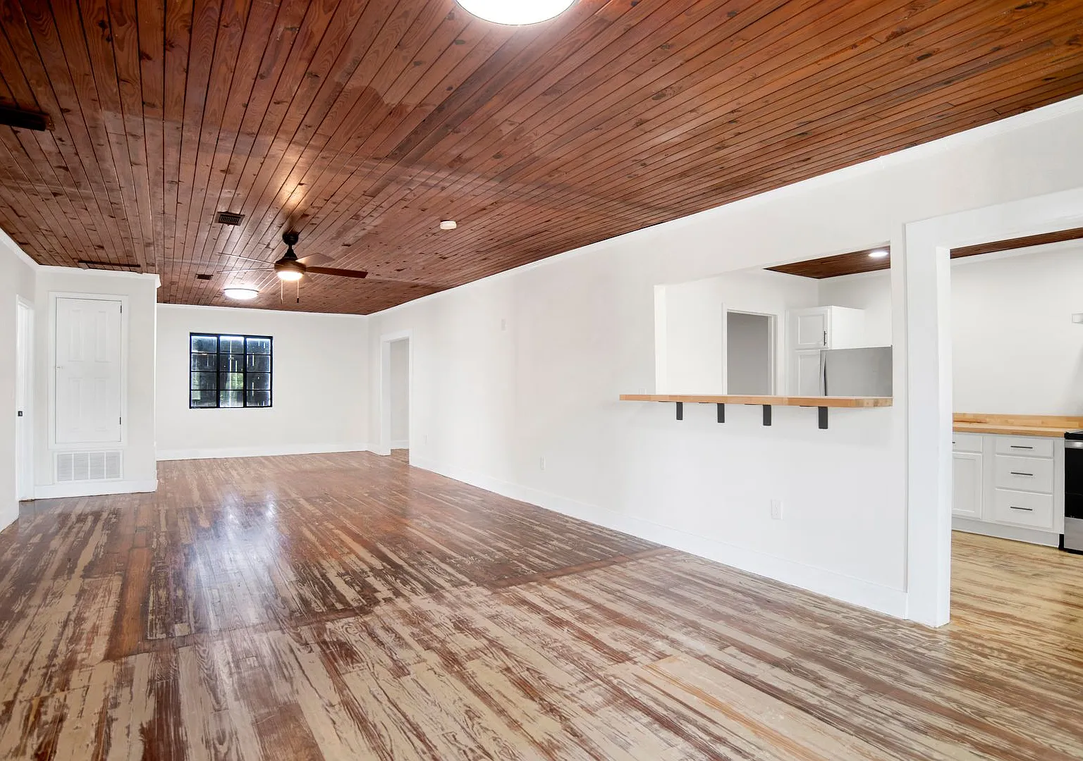4 Bedroom Historic Residential Unit Near Downtown Pensacola — Photo 3