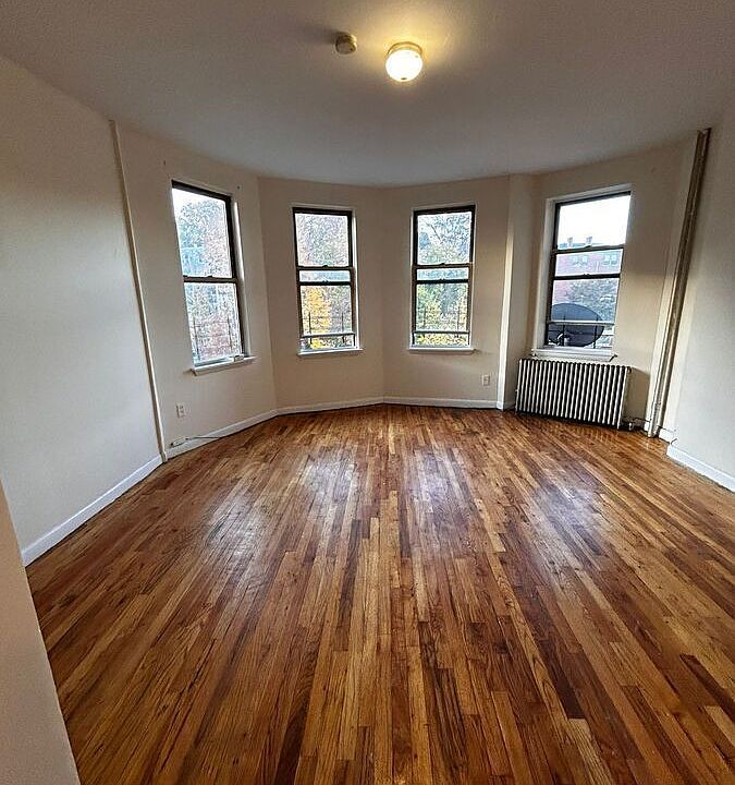 1st image of 125 Yonkers Ave