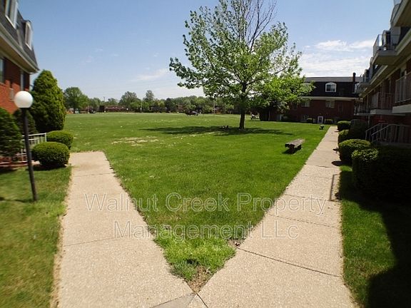 2nd image of 2102 Tower Blvd APT 304
