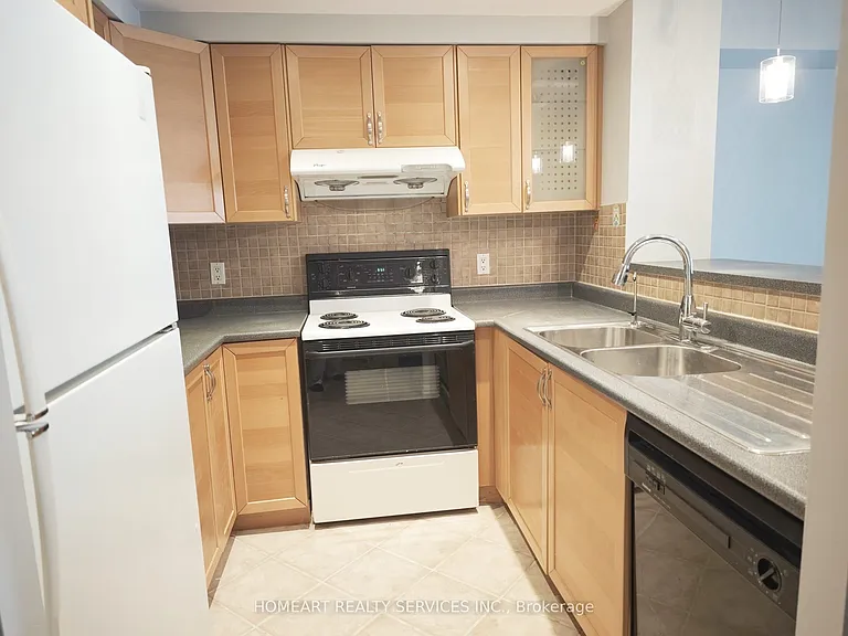 28 Pemberton Ave #1007 — Photo 2