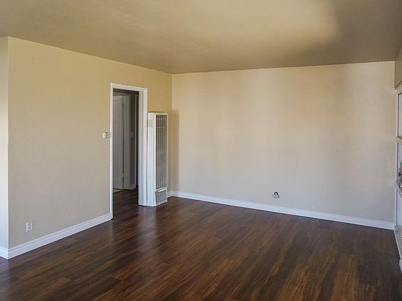 3rd image of 4958 Del Monte Ave