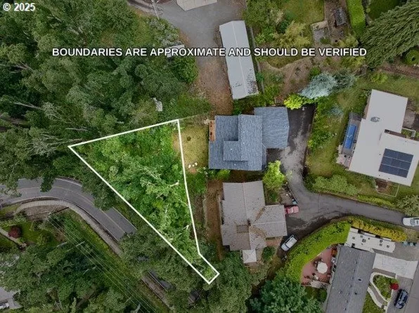 5th St, Silverton, OR 97381