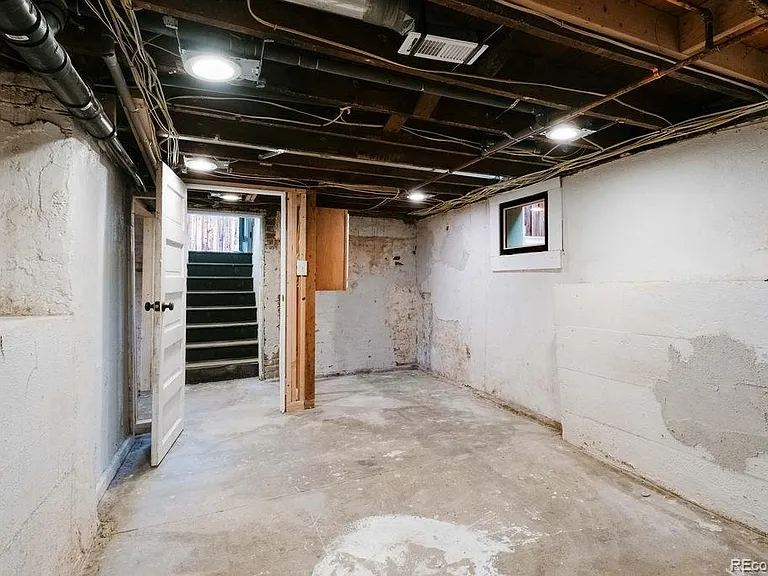 1701 E 36th Ave — Photo 26