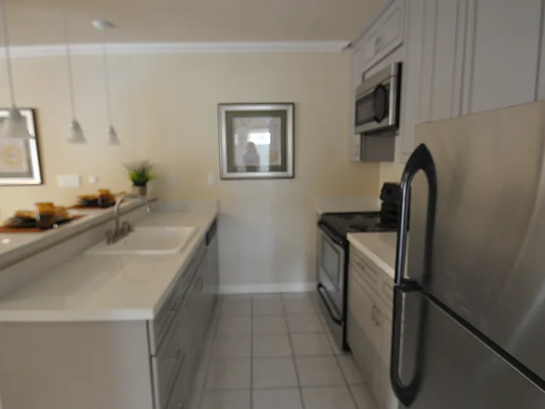Oak Park Manor — Photo 10