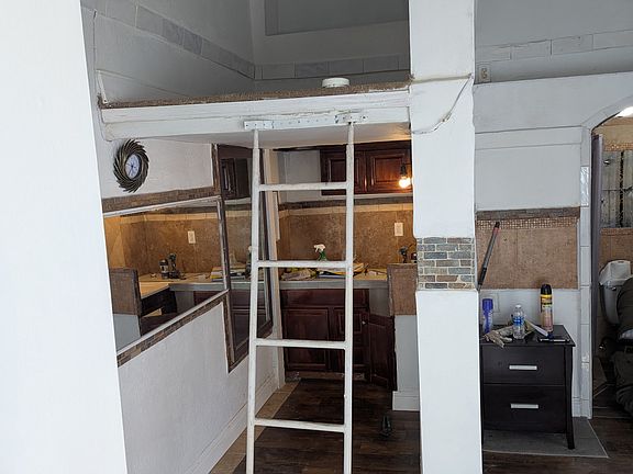 3rd image of 11242 Kewen Ave
