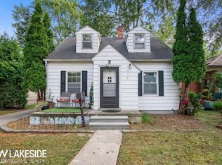 8476 Dale Ave, Center Line, MI 48015