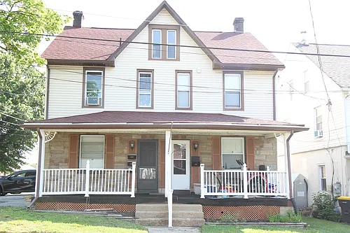 201 E Delaware Ave #C Photo 1 201 E Delaware Ave #C Photo 1
