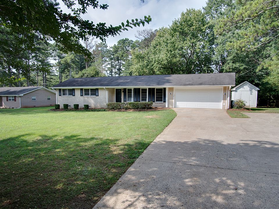 1st image of 3041 Creek Dr