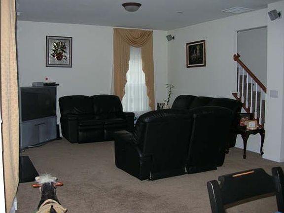 Great Room off KT, prewired for surround sound (patio is also prewired)