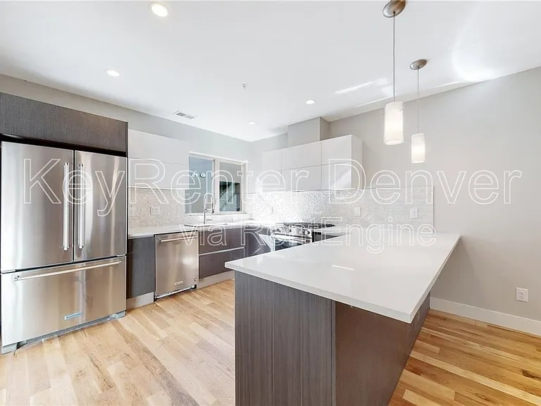1930 N Grove St #3 — Photo 3