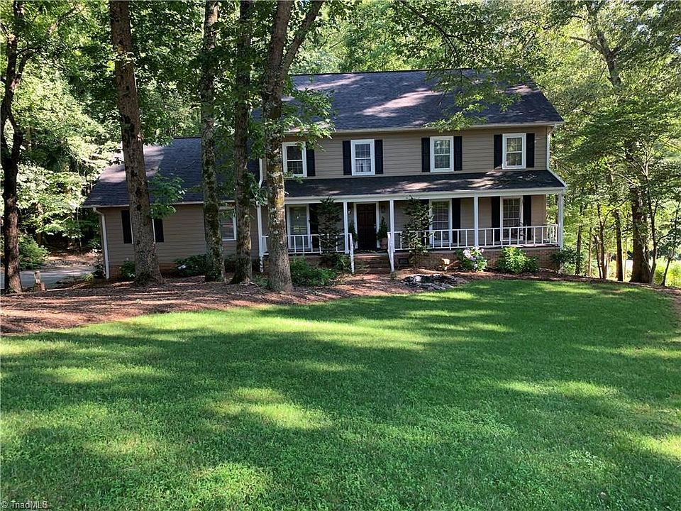 1st image of 165 Walnut Pl