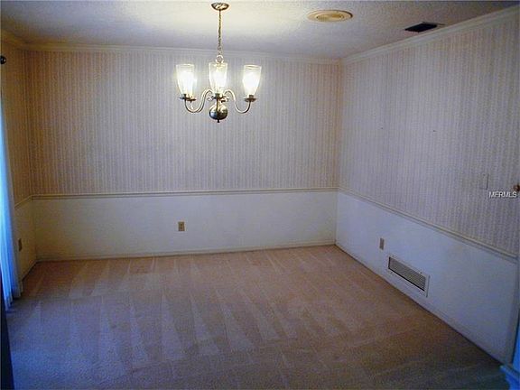 4th image of 505 N Sweetwater Blvd
