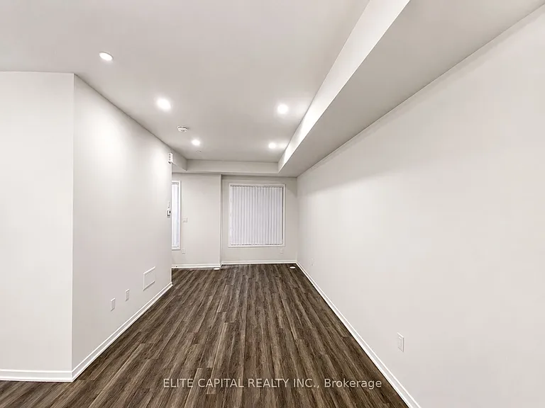 100 Honeycrisp Cres #Townhouse 351 — Photo 5