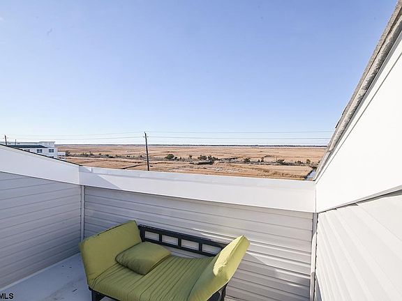 4th image of 4023 West Ave #5