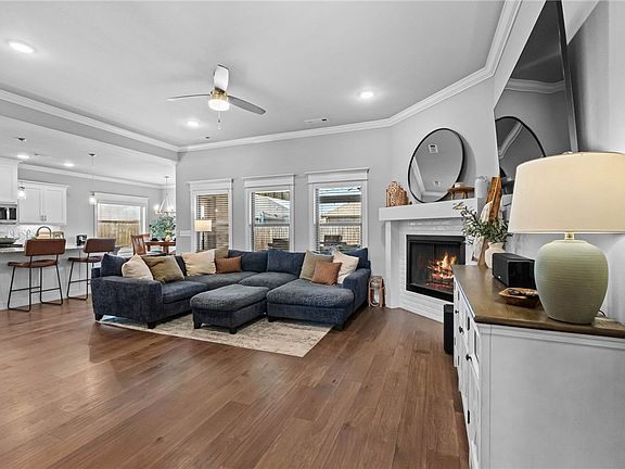 4th image of 1025 Tracey Ln