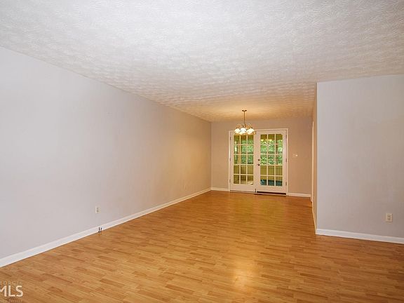 4th image of 441 Foxfire Dr SW