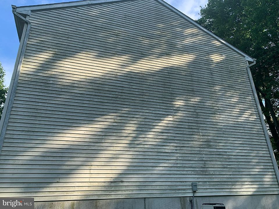 2nd image of 111 Cypress Dr