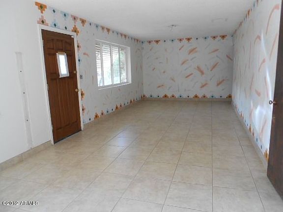 4th image of 438 N Ironwood