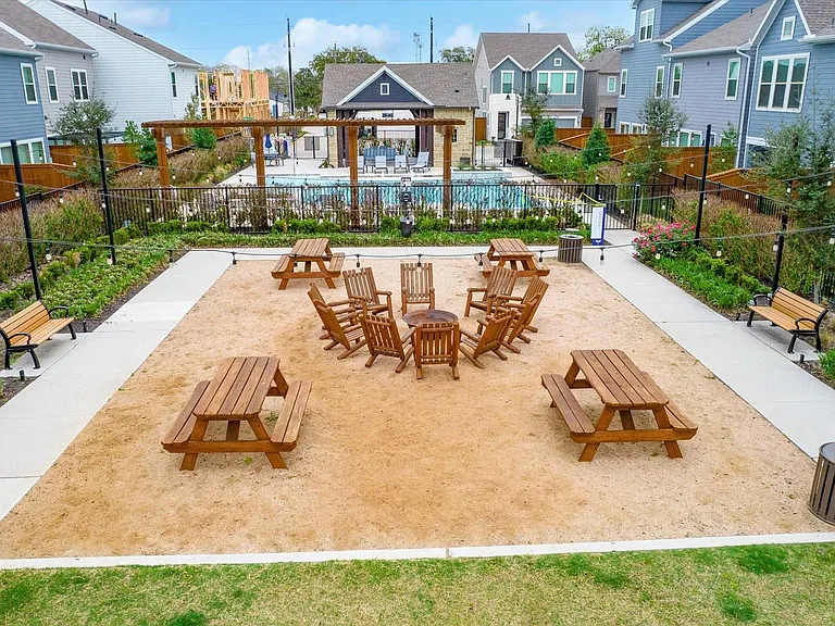10981 Swang Link Dr — Photo 34