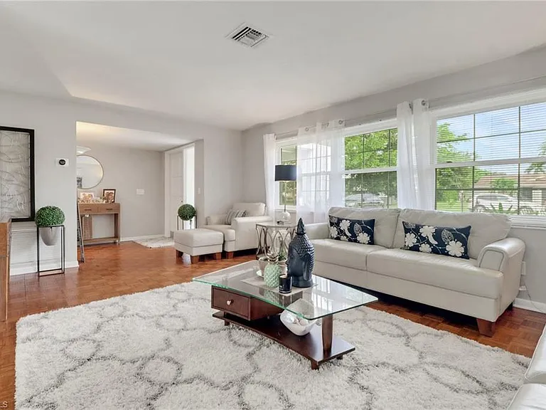 4556 Lakewood Blvd — Photo 3