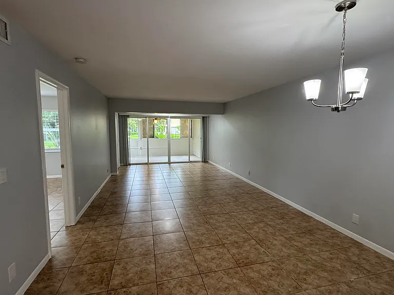 1100 Boxwood Dr #101 — Photo 6