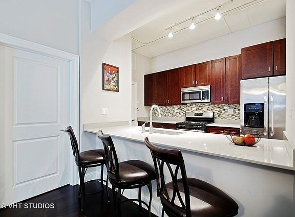 4th image of 4814 N Clark St #205
