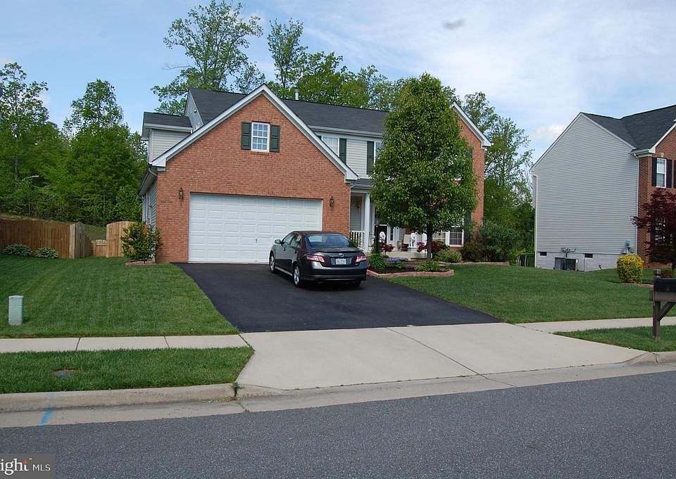 1st image of 9 Temple Dr