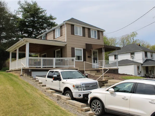 706 East Dr, Clairton, PA 15025