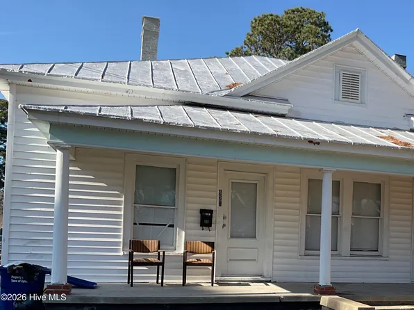 421 Snow Hill St, Ayden, NC 28513