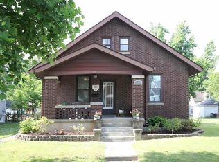 808 12th St, Highland, IL 62249