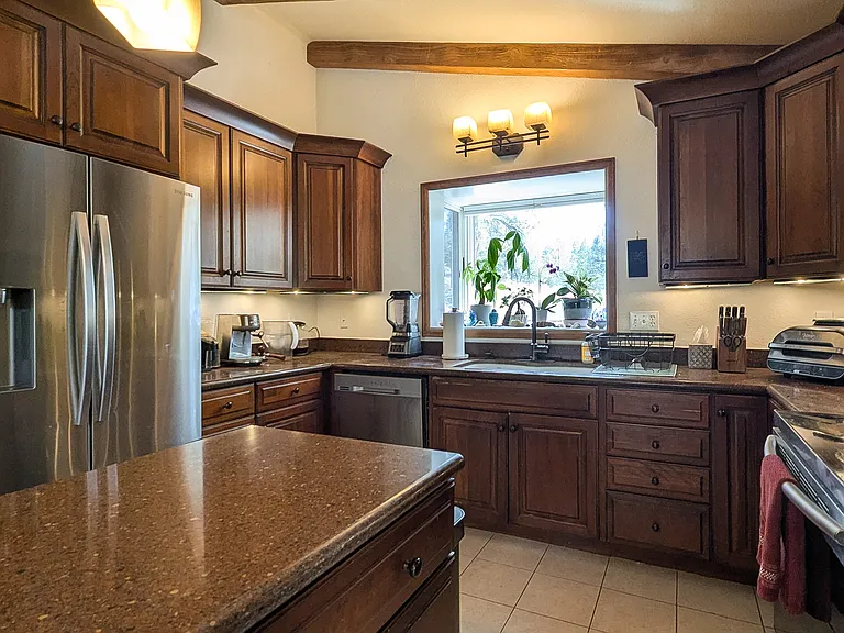 842 Lakeshore Dr — Photo 12