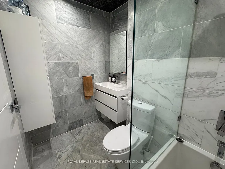 736 Dundas St E #203 — Photo 26