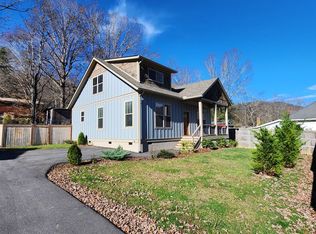 7 Staffordshire Dr, Black Mountain, NC 28711