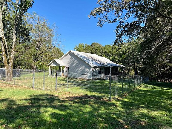 3rd image of 67 Springhill Dr