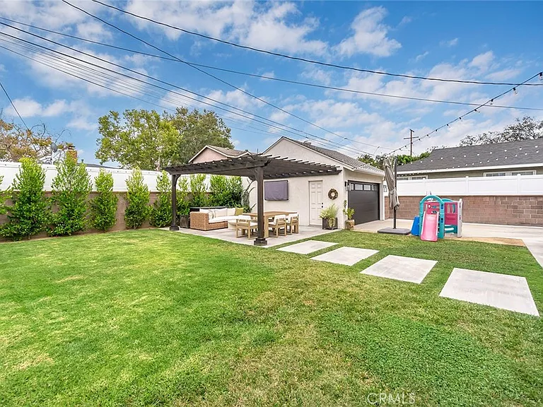 3220 Iroquois Ave — Photo 31