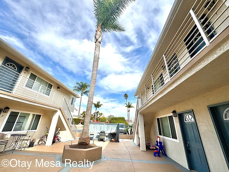 481 Palm Ave — Photo 10