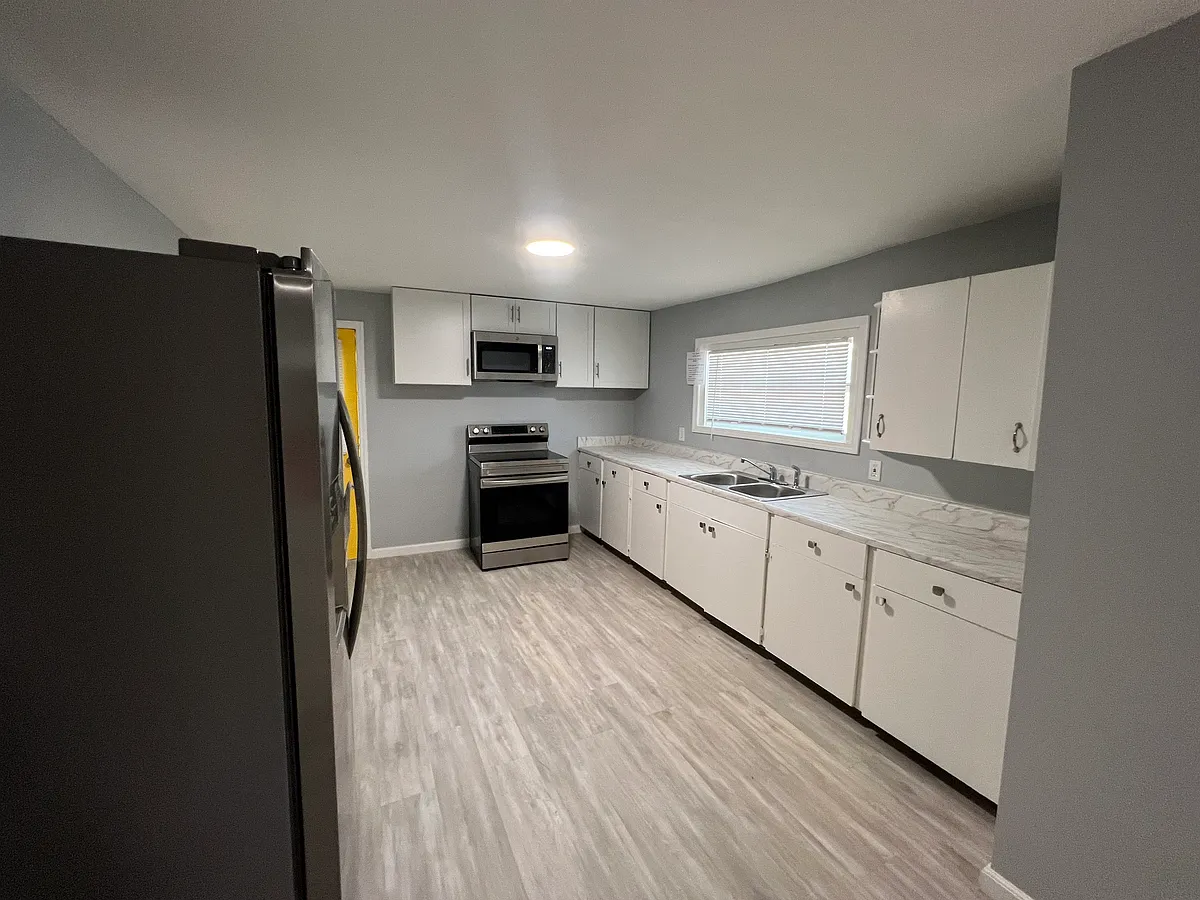 Photo 2 of 4 - 1003 1st Ave #B - Titusville, FL Building Photo - 1003 1st Ave #B