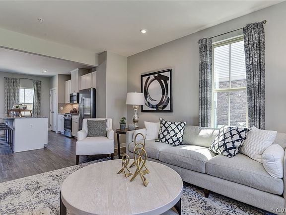 3rd image of 10217 Wenden Way Cd